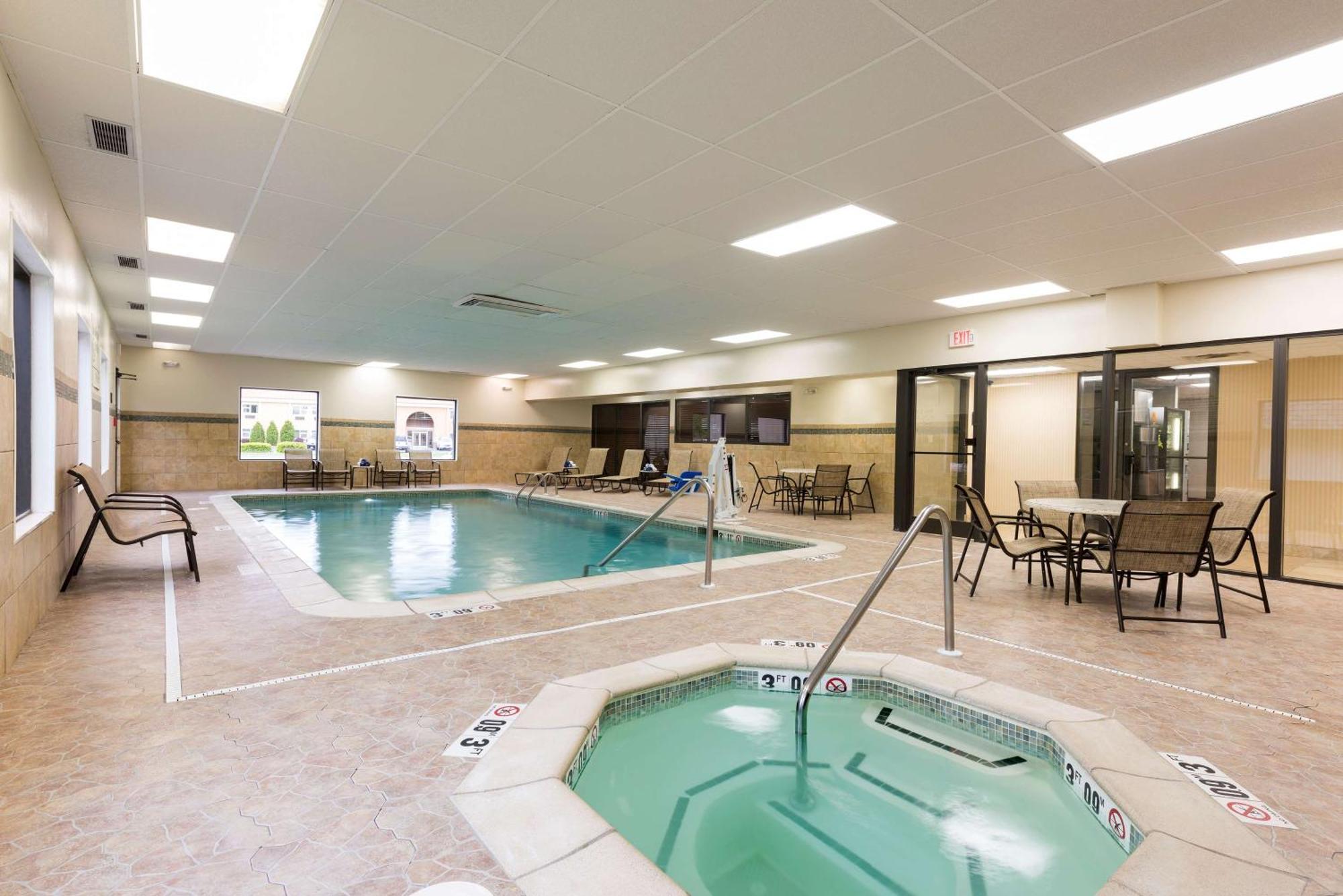 Hampton Inn Порт-Гурон Экстерьер фото